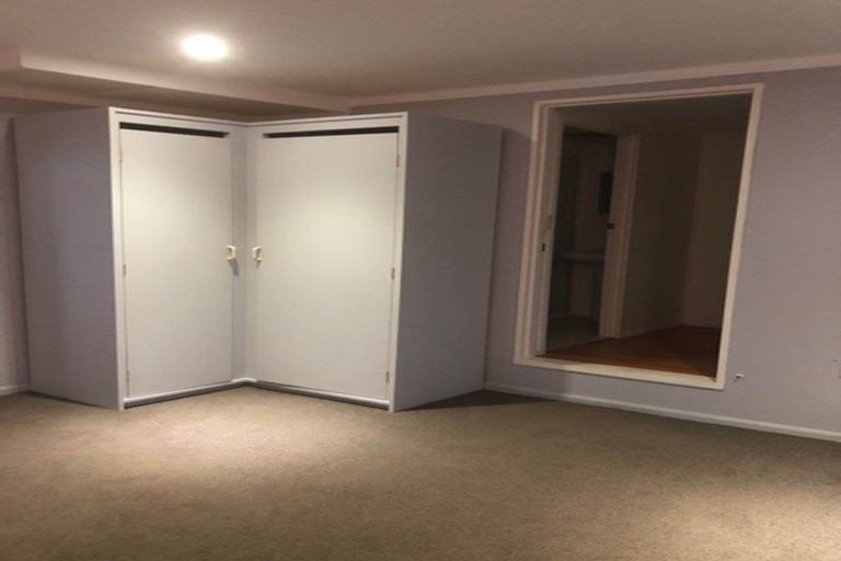 Photo of property in 35 Glenbervie Crescent, Massey, Auckland, 0614