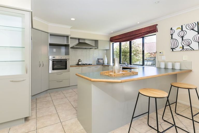 Photo of property in 57 Carousel Crescent, East Tamaki Heights, Auckland, 2016