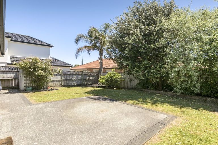 Photo of property in 57 Carousel Crescent, East Tamaki Heights, Auckland, 2016