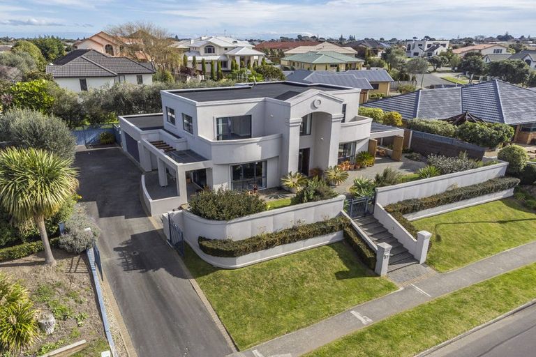 Photo of property in 87 Milne Drive, Paraparaumu, 5032