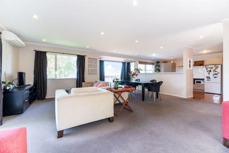 Photo of property in 1/16 Lyttelton Avenue, Forrest Hill, Auckland, 0620