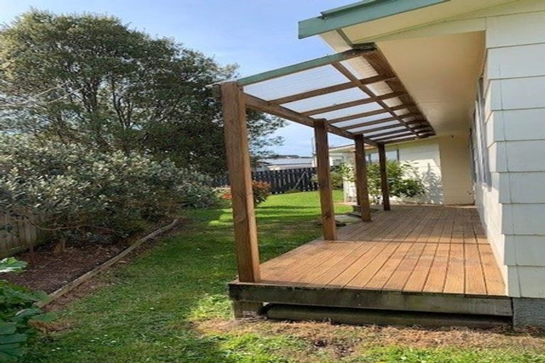 Photo of property in 5 Hookway Grove, Paraparaumu, 5032