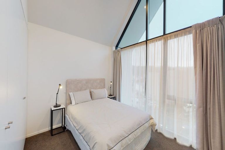 Photo of property in 43 Erica Pabst Way, Island Bay, Wellington, 6023