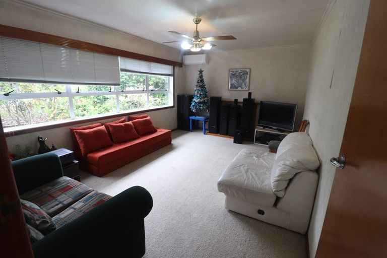 Photo of property in 25 Kaipatiki Road, Glenfield, Auckland, 0629