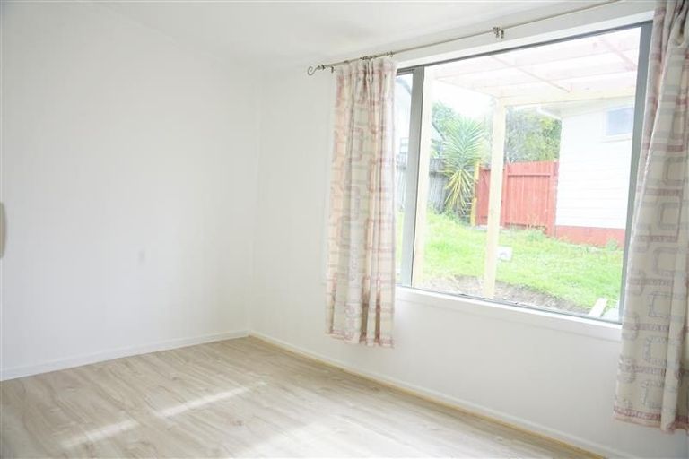 Photo of property in 78 Reynella Drive, Massey, Auckland, 0614