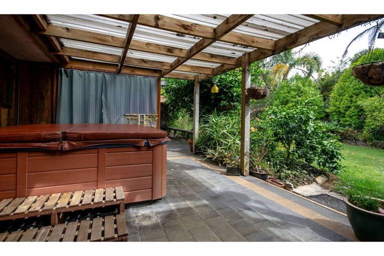 Photo of property in 21 Karaka Drive, Kerikeri, 0230