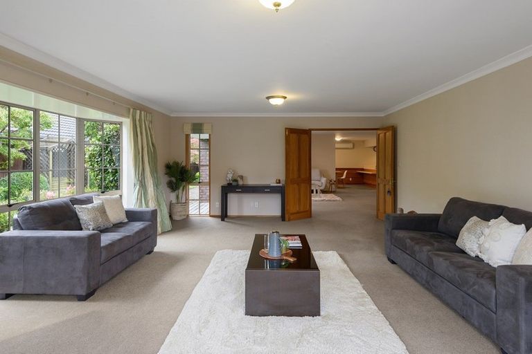 Photo of property in 26 Glenburn Place, Avonhead, Christchurch, 8042