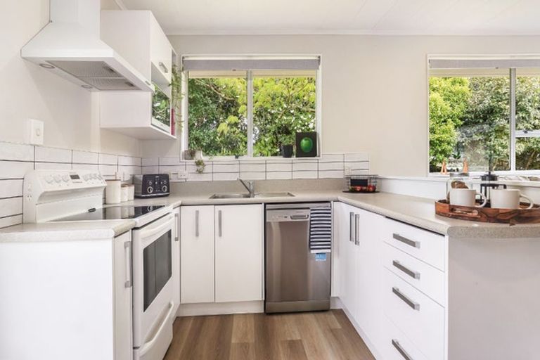 Photo of property in 1/10 Denver Grove, Totara Park, Upper Hutt, 5018