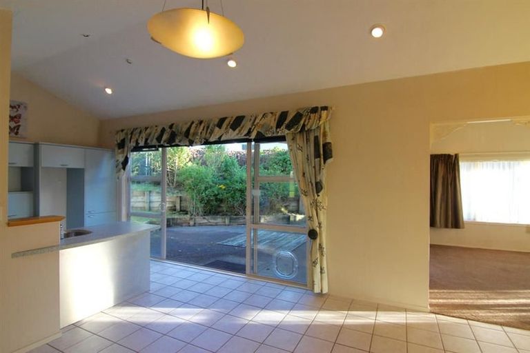 Photo of property in 20 Cinnabar Place, Westgate, Auckland, 0614