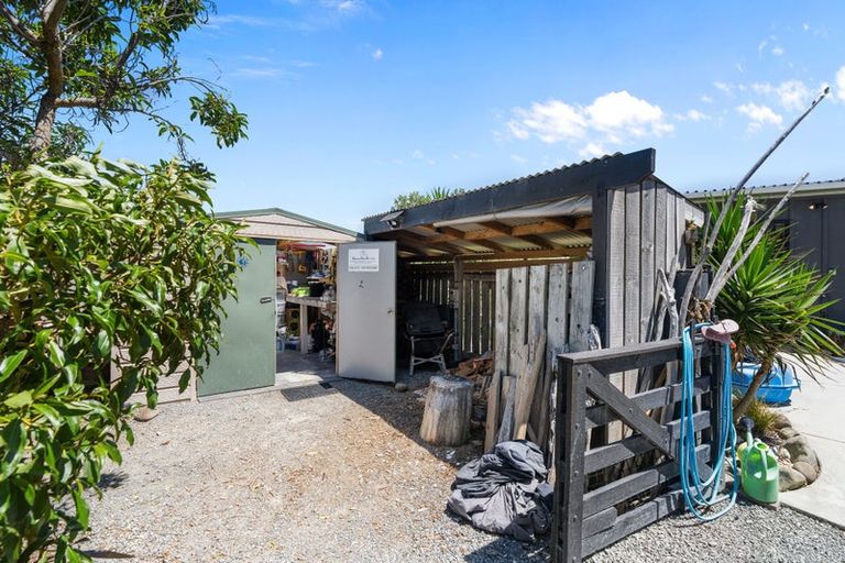 Photo of property in 46 Kent Avenue, Waitarere Beach, Levin, 5510