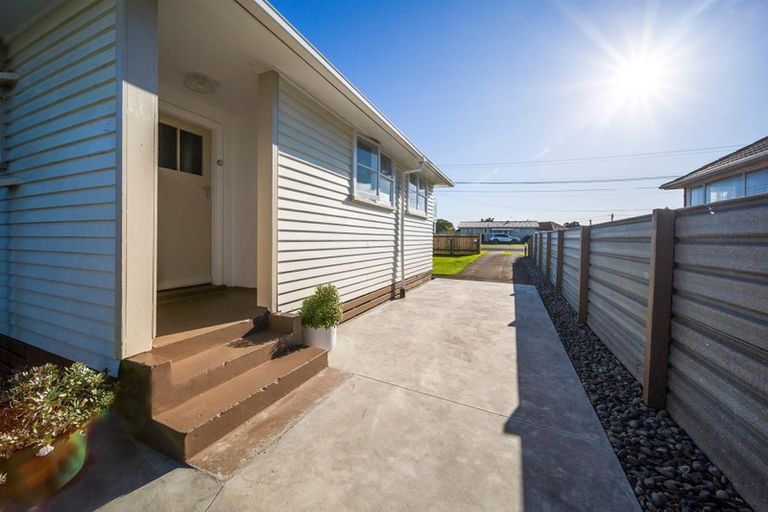 Photo of property in 279 South Road, Hawera, 4610