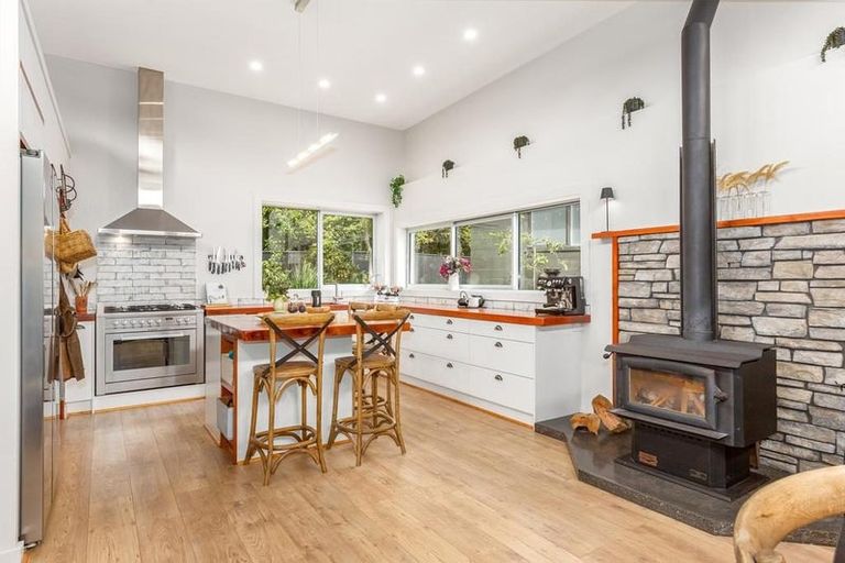 Photo of property in 19 Fleetwood Grove, Waikanae, 5036