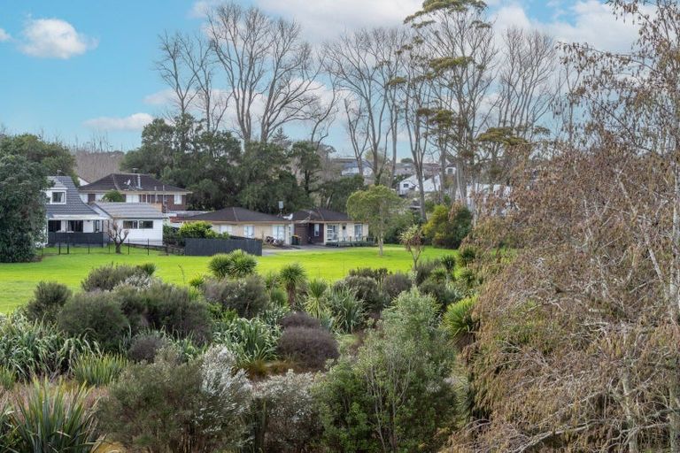 Photo of property in 1/30 Curacao Place, Half Moon Bay, Auckland, 2012