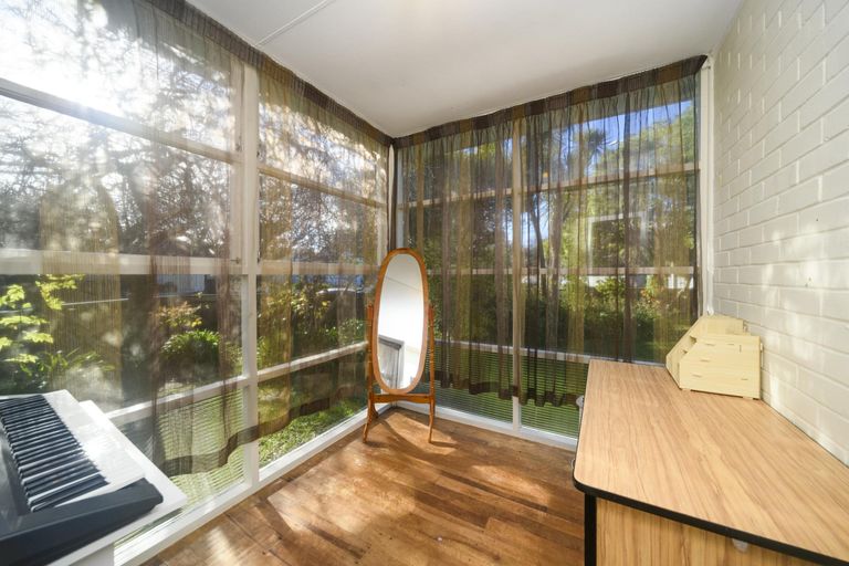 Photo of property in 3 Fairs Road, Milson, Palmerston North, 4414