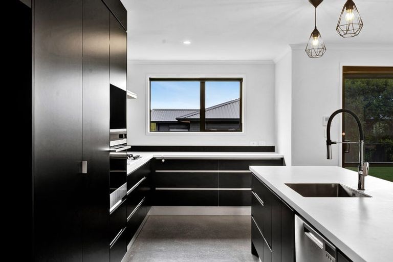 Photo of property in 3 Nikau Place, Hawera, 4610