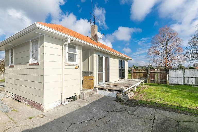 Photo of property in 33 Paul Crescent, Fairfield, Hamilton, 3214