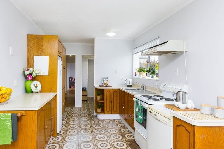 Photo of property in 23 Omaha Grove, Totara Park, Upper Hutt, 5018