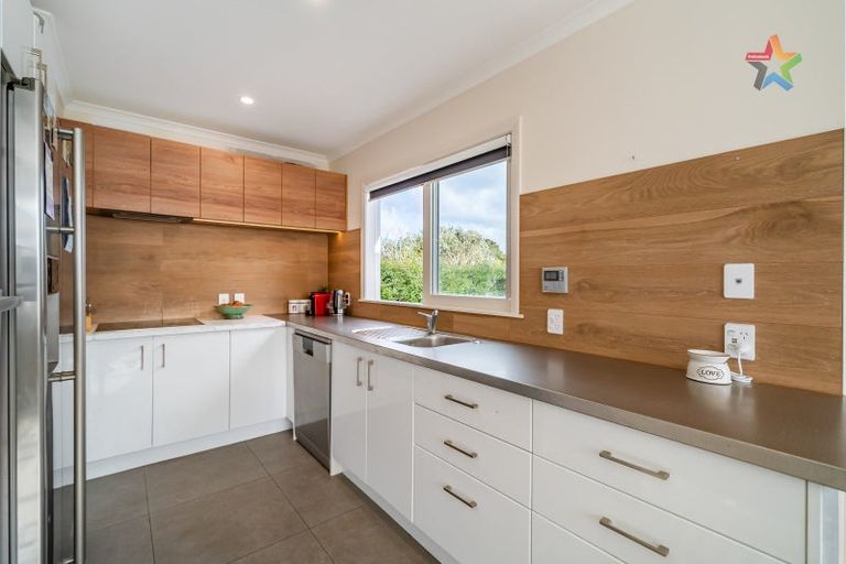 Photo of property in 2 Strand Crescent, Naenae, Lower Hutt, 5011