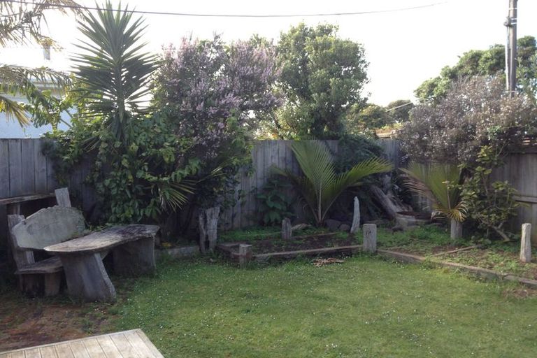 Photo of property in 8 Raumati Terrace, Khandallah, Wellington, 6035