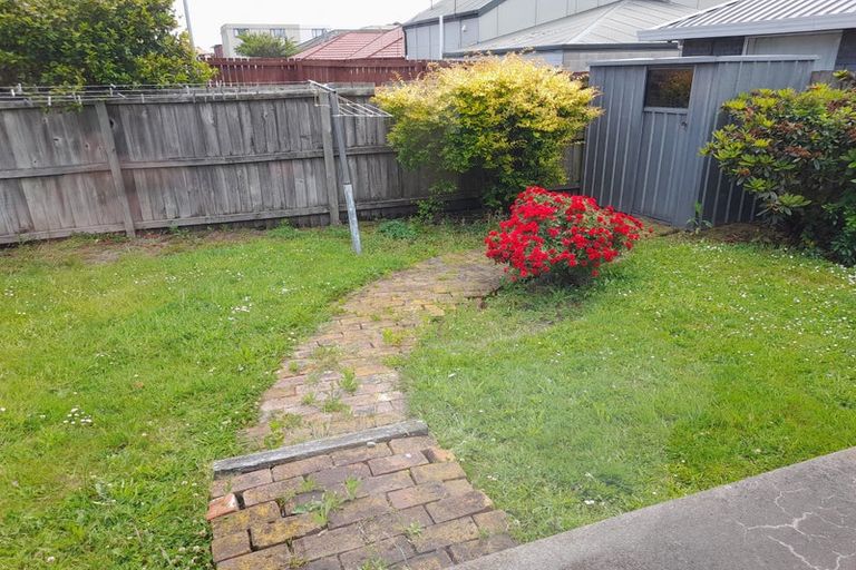 Photo of property in 33f Peverel Street, Riccarton, Christchurch, 8011