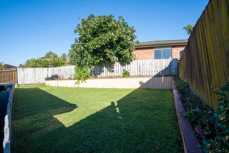 Photo of property in 63 Castlefinn Drive, Weymouth, Auckland, 2103