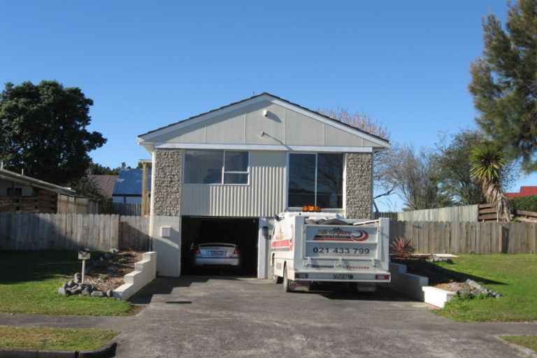 Photo of property in 43 Seaward Place, Wattle Downs, Auckland, 2103