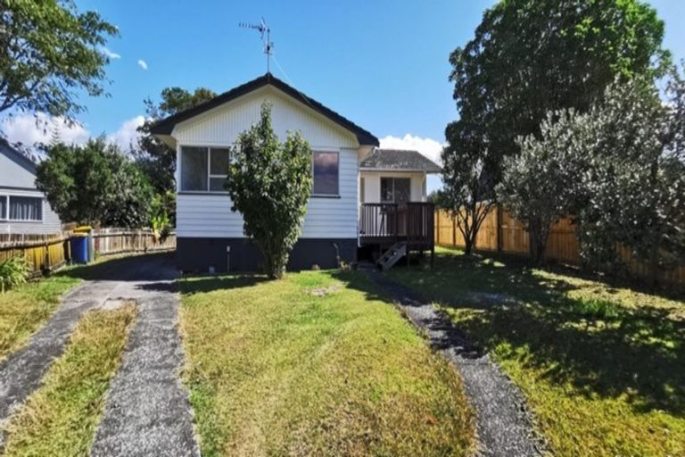 Property details for 14 Vanden Place, Henderson, Auckland, 0610