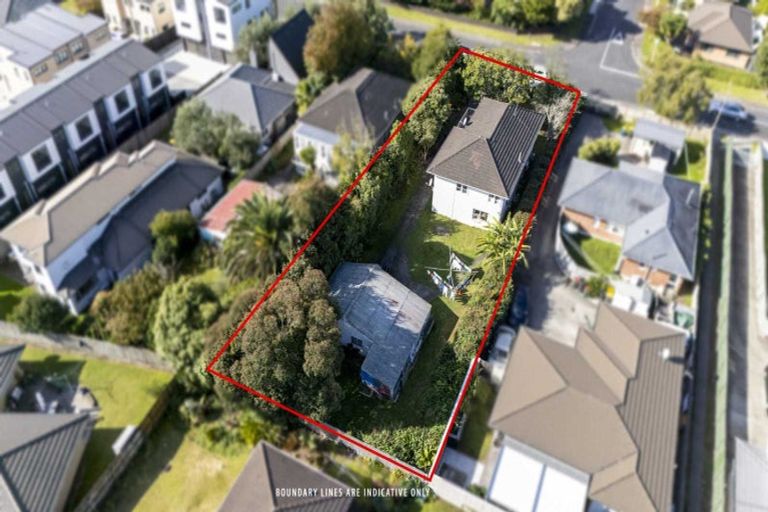 Photo of property in 32 Kervil Avenue, Te Atatu Peninsula, Auckland, 0610