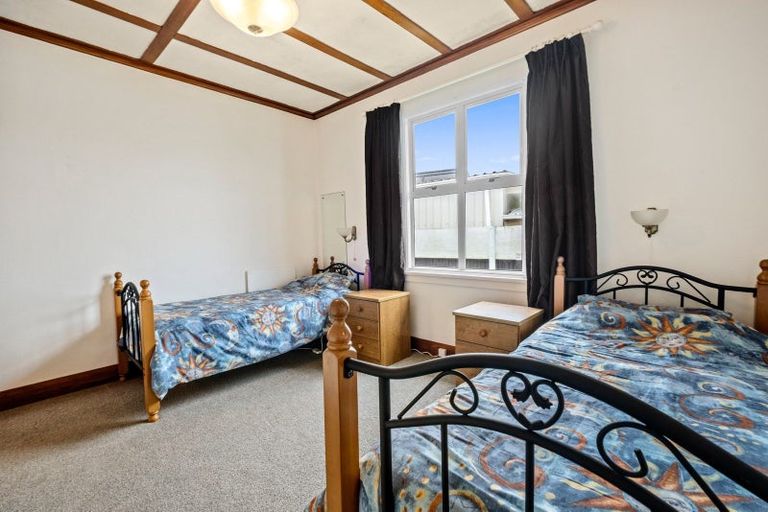 Photo of property in 220 Mangorei Road, Merrilands, New Plymouth, 4312
