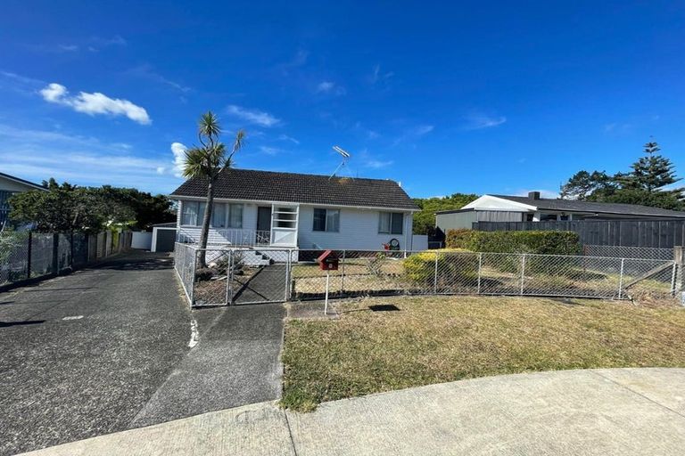 Photo of property in 8 Wyman Place, Pakuranga Heights, Auckland, 2010