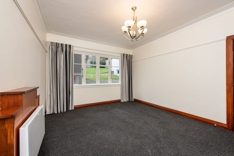 Photo of property in Ionian Flats, 123-125 Brougham Street, Mount Victoria, Wellington, 6011