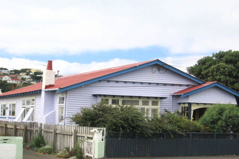 Photo of property in 2 Aparima Avenue, Miramar, Wellington, 6022
