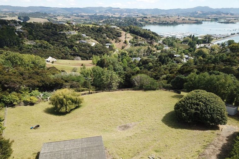 Photo of property in 86 Brick Bay Drive, Sandspit, Warkworth, 0982