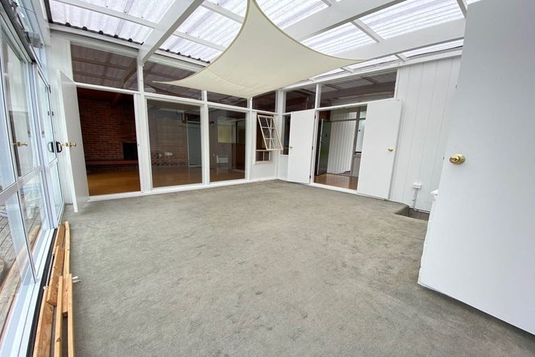 Photo of property in 156 Bleakhouse Road, Mellons Bay, Auckland, 2014