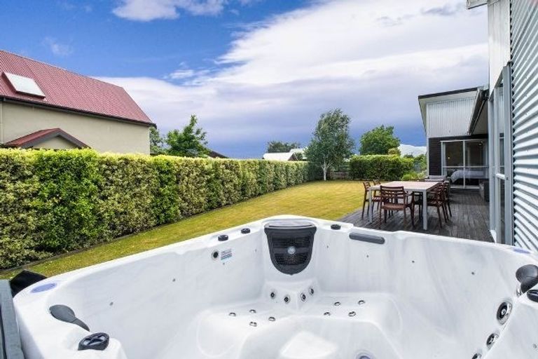 Photo of property in 22 Frye Crescent, Albert Town, Wanaka, 9305