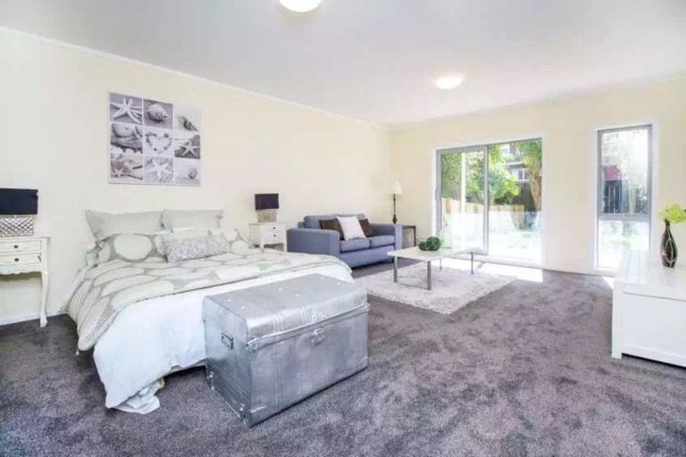 Photo of property in 5 Maxwelton Drive, Mairangi Bay, Auckland, 0630