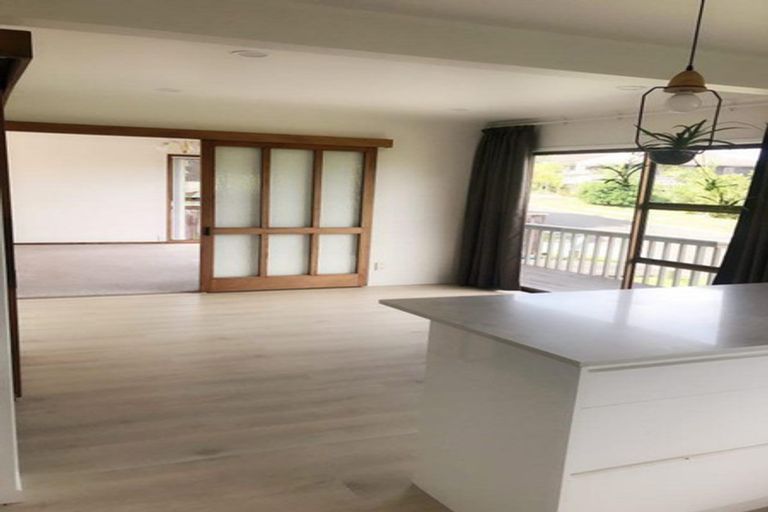 Photo of property in 4 Montclair Rise, Browns Bay, Auckland, 0630