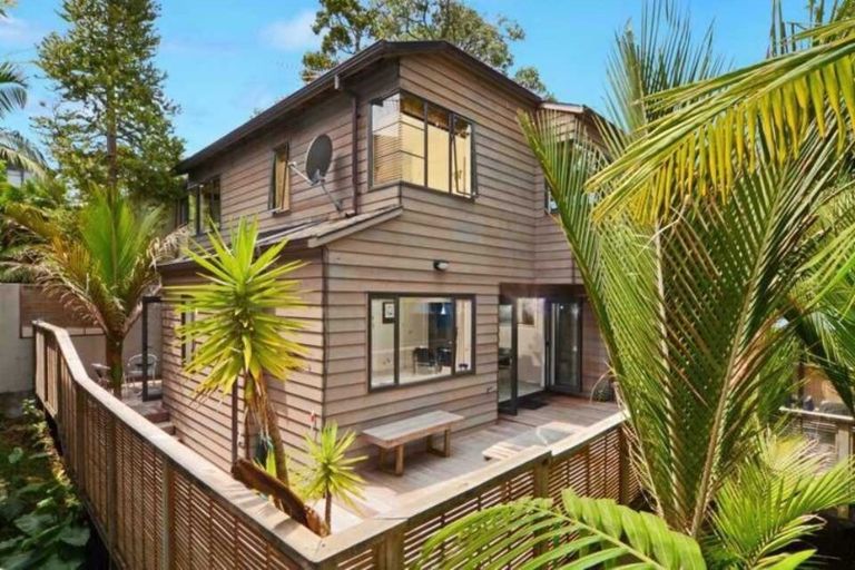 Photo of property in 240 Beach Road, Campbells Bay, Auckland, 0630