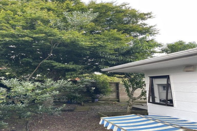 Photo of property in 1/38 Kaipatiki Road, Glenfield, Auckland, 0629