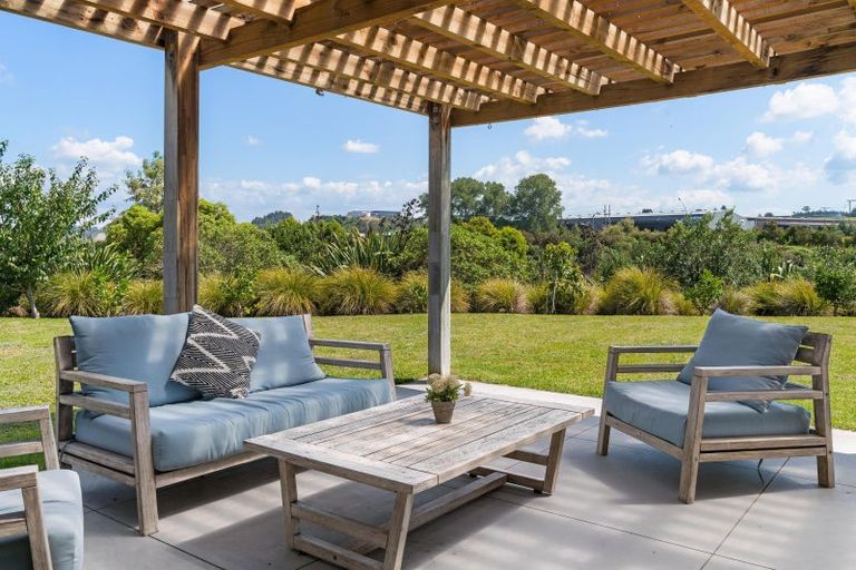 Photo of property in 42 Double Bay Road, Pyes Pa, Tauranga, 3112