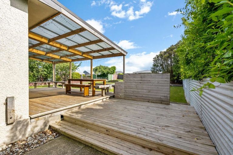 Photo of property in 64 Highfield Terrace, Newfield, Invercargill, 9812