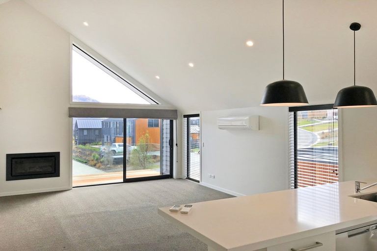 Photo of property in 8 Falconer Rise, Jacks Point, Queenstown, 9371