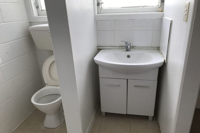 Photo of property in 3k Mountain Road, Mount Wellington, Auckland, 1060