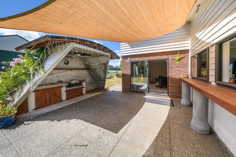 Photo of property in 17 Coulters Line, Kiwitea, Feilding, 4777