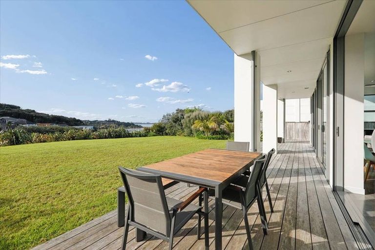 Photo of property in 51 Lynley Park Drive, Omokoroa, 3114