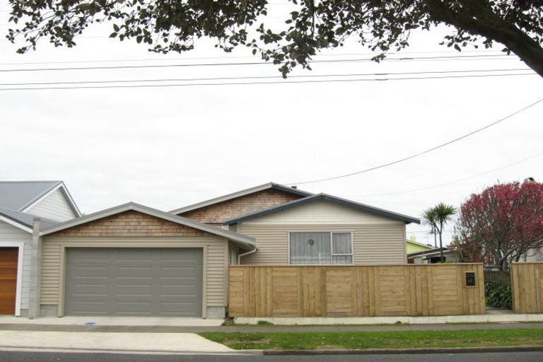 Photo of property in 42 Record Street, Fitzroy, New Plymouth, 4312
