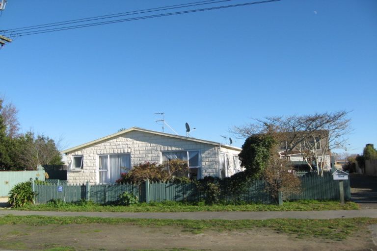 Photo of property in 2/1077 Lower Styx Road, Brooklands, Christchurch, 8083