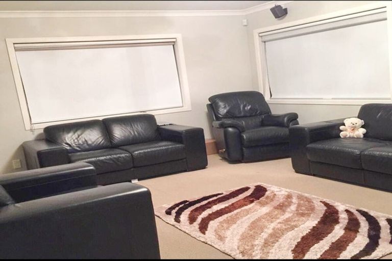 Photo of property in 60 Erlestoke Crescent, Churton Park, Wellington, 6037