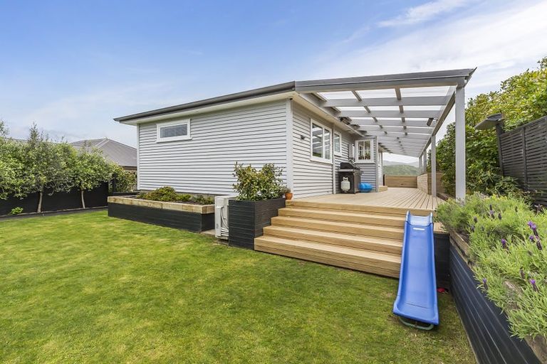 Photo of property in 23 Hudson Street, Island Bay, Wellington, 6023