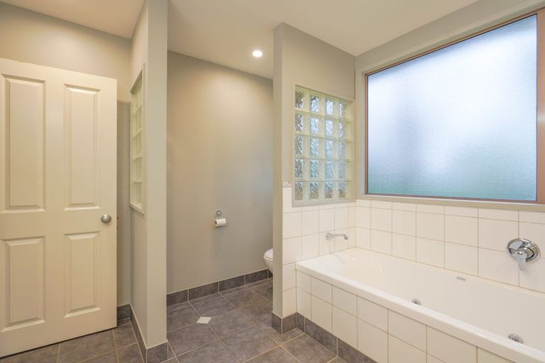 Photo of property in 9 Knight Avenue, Paraparaumu Beach, Paraparaumu, 5032